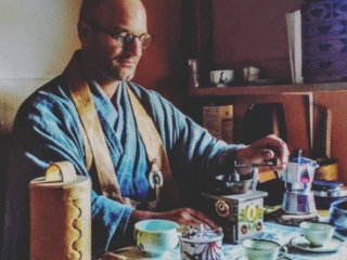 Trauerredner Vater Reding (Zen Mönch) für die Beerdigung