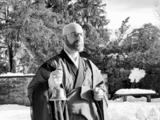Trauerredner Vater Reding (Zen Mönch) für die Beerdigung