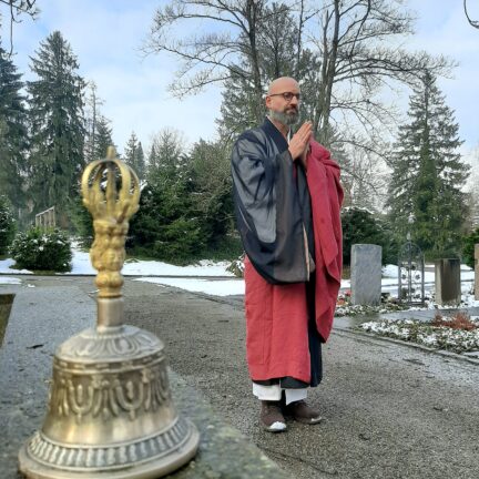 Zeremonielle Abschiedsfeier mit Trauerredner - Zen Meister Vater Reding