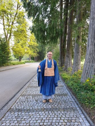 Zen Pfarrer als Trauerredner für die Beerdigung