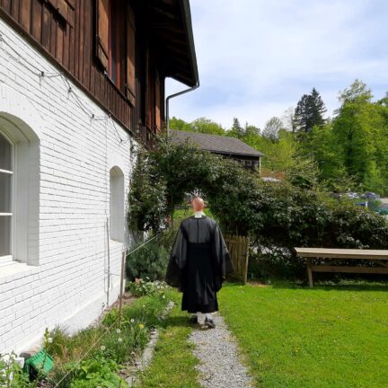 Trauerfeier in Zürich mit Trauerredner - Zen Meister Vater Reding