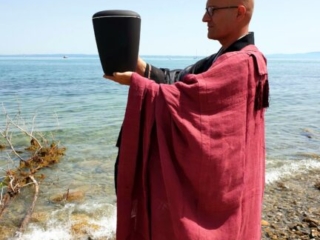 Zug - Abdankungsredner - Zen Meister Reding