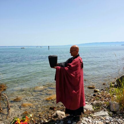 Bodensee Region - Asche verstreuen - Beerdigung mit Trauerredner - Zen Meister Vater Reding