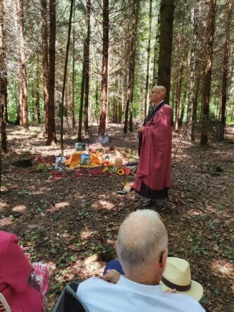 Abschiedsfeier und Beisetzung im Wald mit Trauerredner Abt Reding