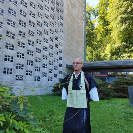 Buddhistische Beerdigung Schweiz mit Zen Vater Meister Reding