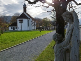 Allerheiligen beim Friedhof Einsiedeln mit Vater Reding