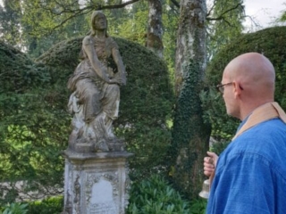 Grabredner und Trauerfeier - Zen Meister Reding