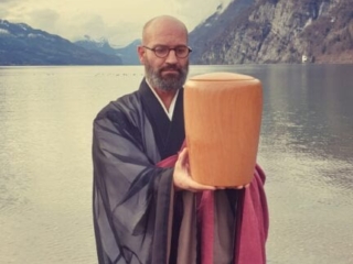 Asche verstreuen Walensee - Ostschweiz - Trauerredner Zen Vater Meister Reding