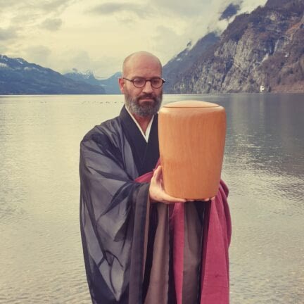 Asche verstreuen Walensee - Ostschweiz - Trauerredner Zen Meister Vater Reding