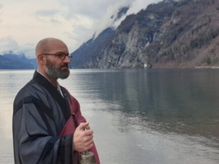 Asche verstreuen Walensee - Ostschweiz - Trauerredner Zen Vater Meister Reding