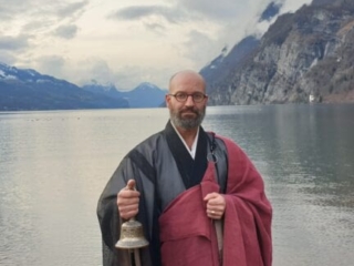 Asche verstreuen Walensee - Ostschweiz - Trauerredner Zen Vater Meister Reding