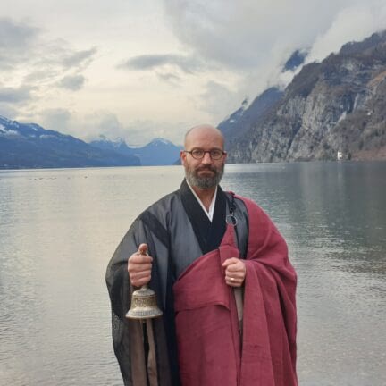 Asche verstreuen Walensee - Ostschweiz - Trauerredner Zen Meister Vater Reding