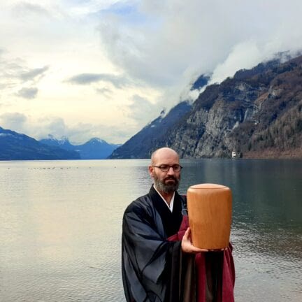 Beisetzung mit Zen Meister Vater Reding - Trauerredner