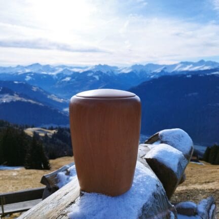 Asche verstreuen auf dem Berg - Abschiedsredner und Trauerredner - Zen Meister Vater Reding