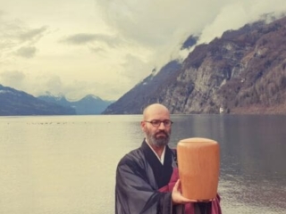 Asche verstreuen Walensee - Ostschweiz - Trauerredner Zen Vater Meister Reding