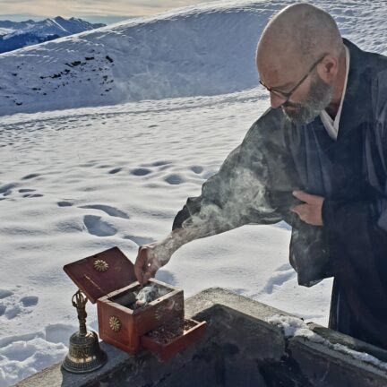 Asche verstreuen auf dem Berg - Abschiedsredner und Trauerredner - Zen Meister Vater Reding