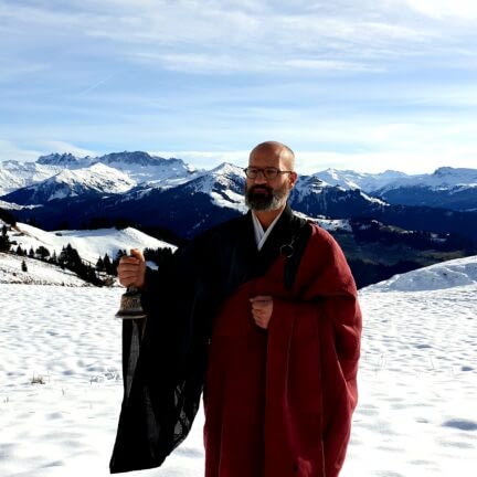 Asche verstreuen auf dem Berg - Abschiedsredner und Trauerredner - Zen Meister Vater Reding