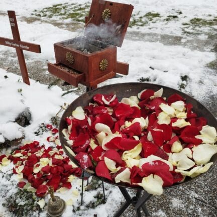 St Gallen Trauerfeier mit Abschiedsredner Vater Reding aus dem Honora Zen Kloster