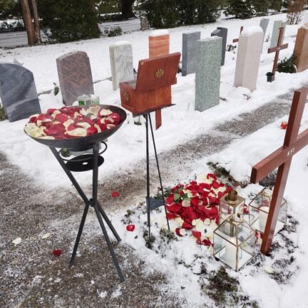 St Gallen Trauerfeier mit Abschiedsredner Vater Reding aus dem Honora Zen Kloster