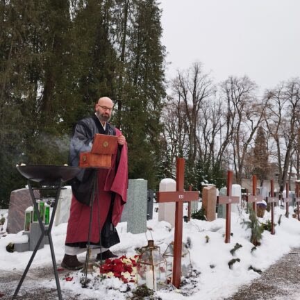 St Gallen Trauerfeier mit Abschiedsredner Vater Reding aus dem Honora Zen Kloster