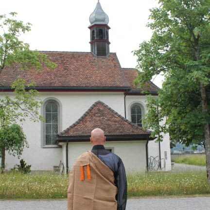 Freie Trauerfeier mit Trauerredner Zen Meister Vater Reding