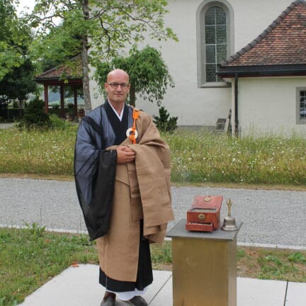 Friedhof - Ihr Trauerredner für die Beerdigung - Abschiedsredner Zen Meister Reding