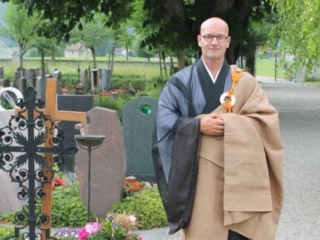 Reichenburg Siebnen Wangen Trauerredner für die Beerdigung Zen Vater Meister Reding