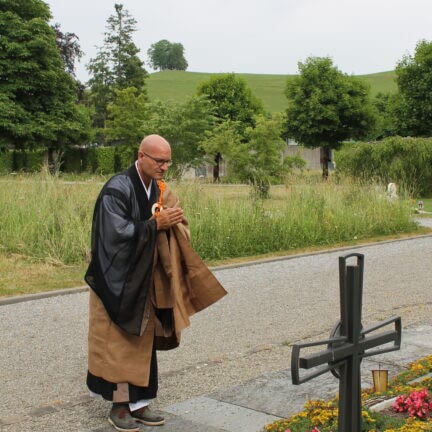 Willerzell Gemeinde Einsiedeln - Trauerredner Zen Vater Meister Reding