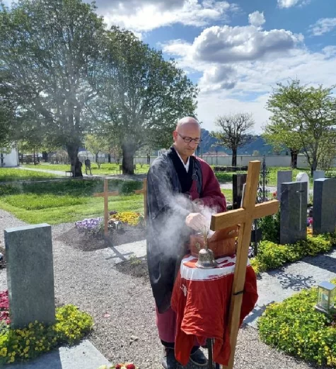 Geistliche und Spirituelle Abschiedsfeier mit Trauerredner - Zen Meister Vater Reding