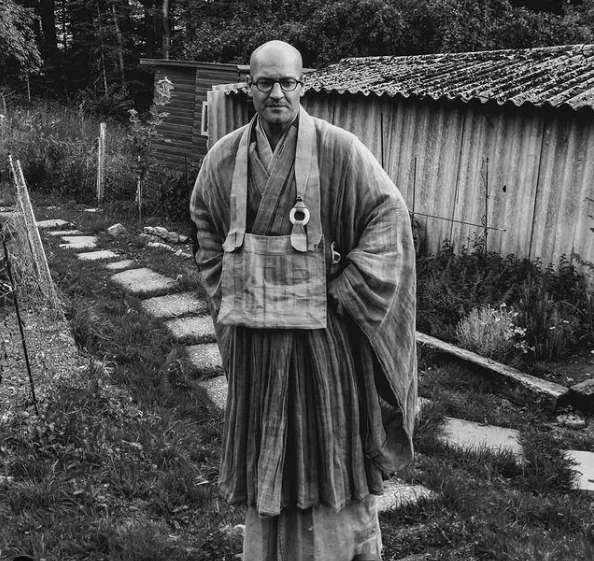 Trauerredner Vater Reding (Zen Mönch) für die Beerdigung