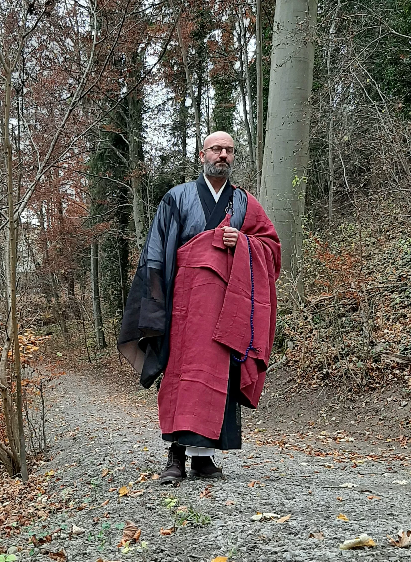 Asche verstreuen im Bachtobel - Feldmeilen Herrliberg - Trauerredner - Zen Meister Reding