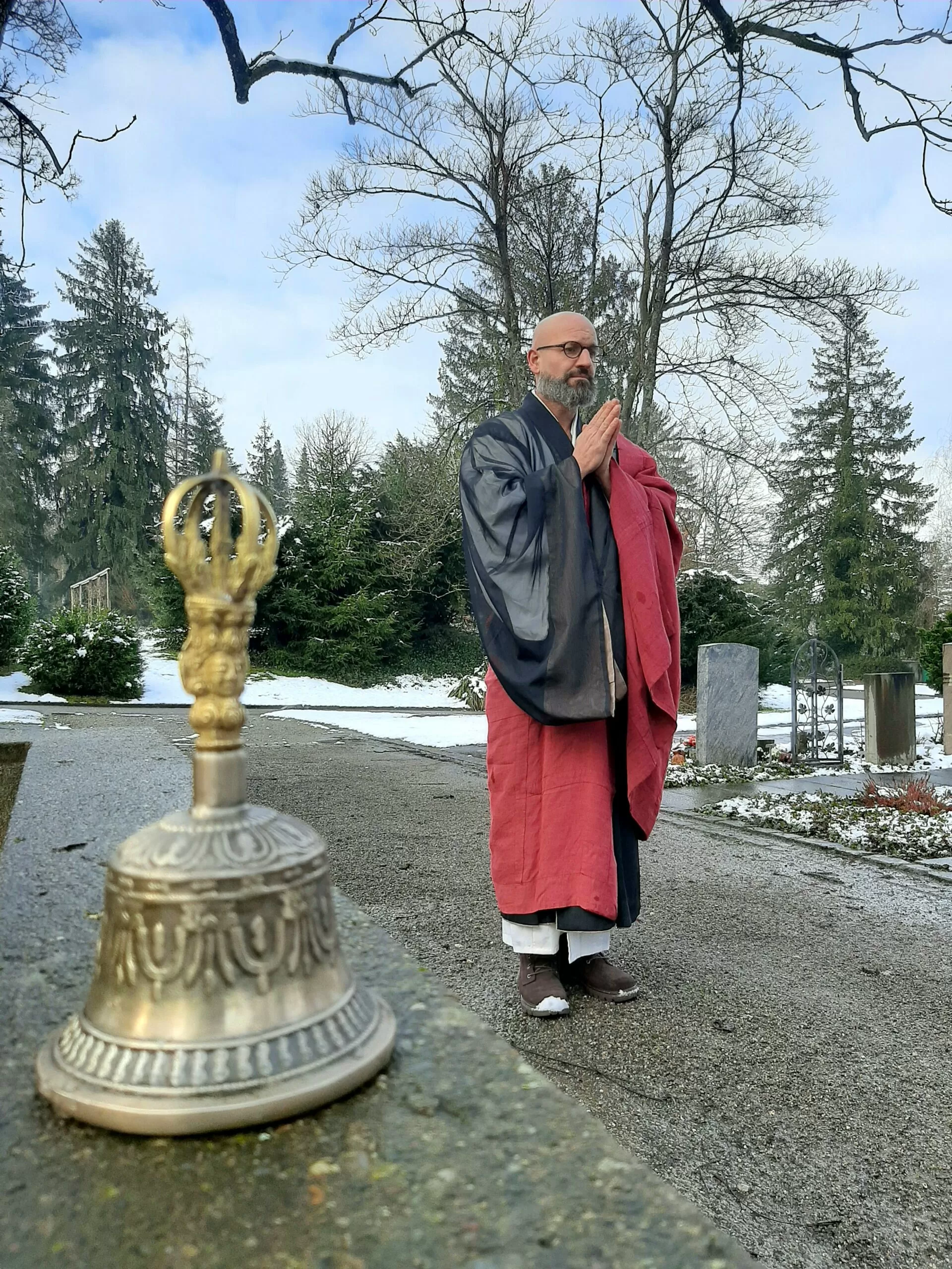 Zeremonielle Abschiedsfeier mit Trauerredner - Zen Vater Meister Reding