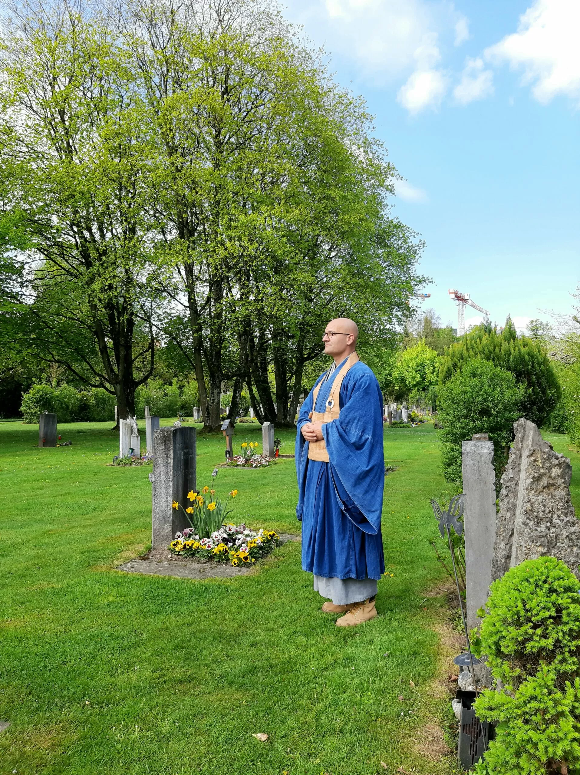 Grabredner mit Trauerredner - Zen Vater Meister Reding