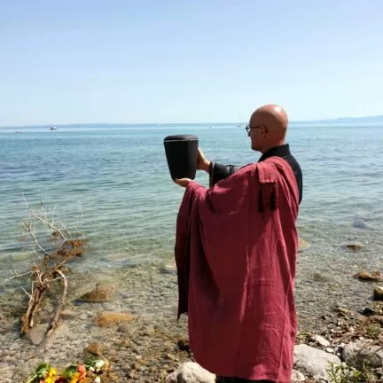 Bodensee Region - Asche verstreuen - Beerdigung mit Trauerredner - Zen Vater Meister Reding