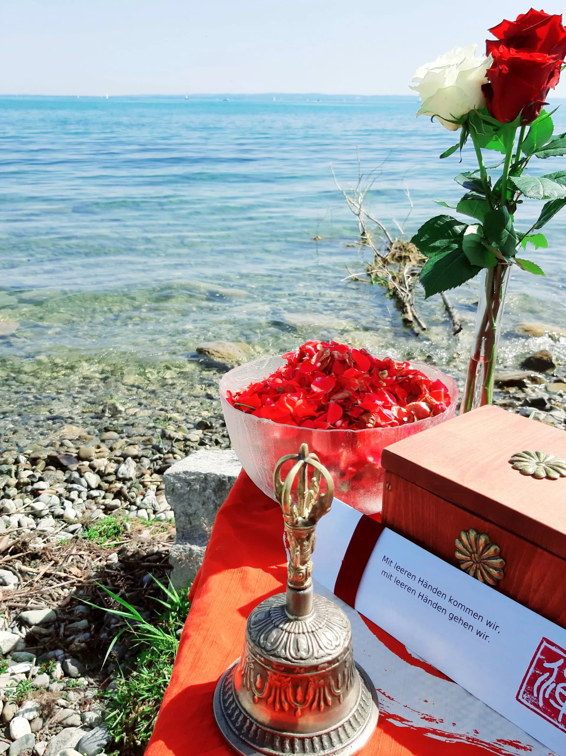 Bodensee Region - Asche verstreuen - Beerdigung mit Trauerredner - Zen Vater Meister Reding