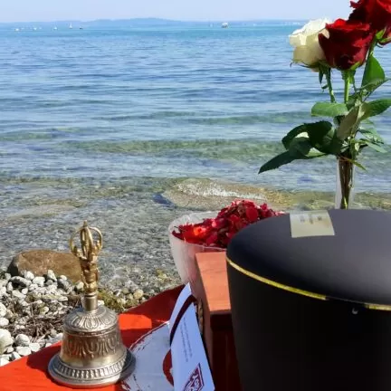Bodensee Region - Asche verstreuen - Beerdigung mit Trauerredner - Zen Vater Meister Reding