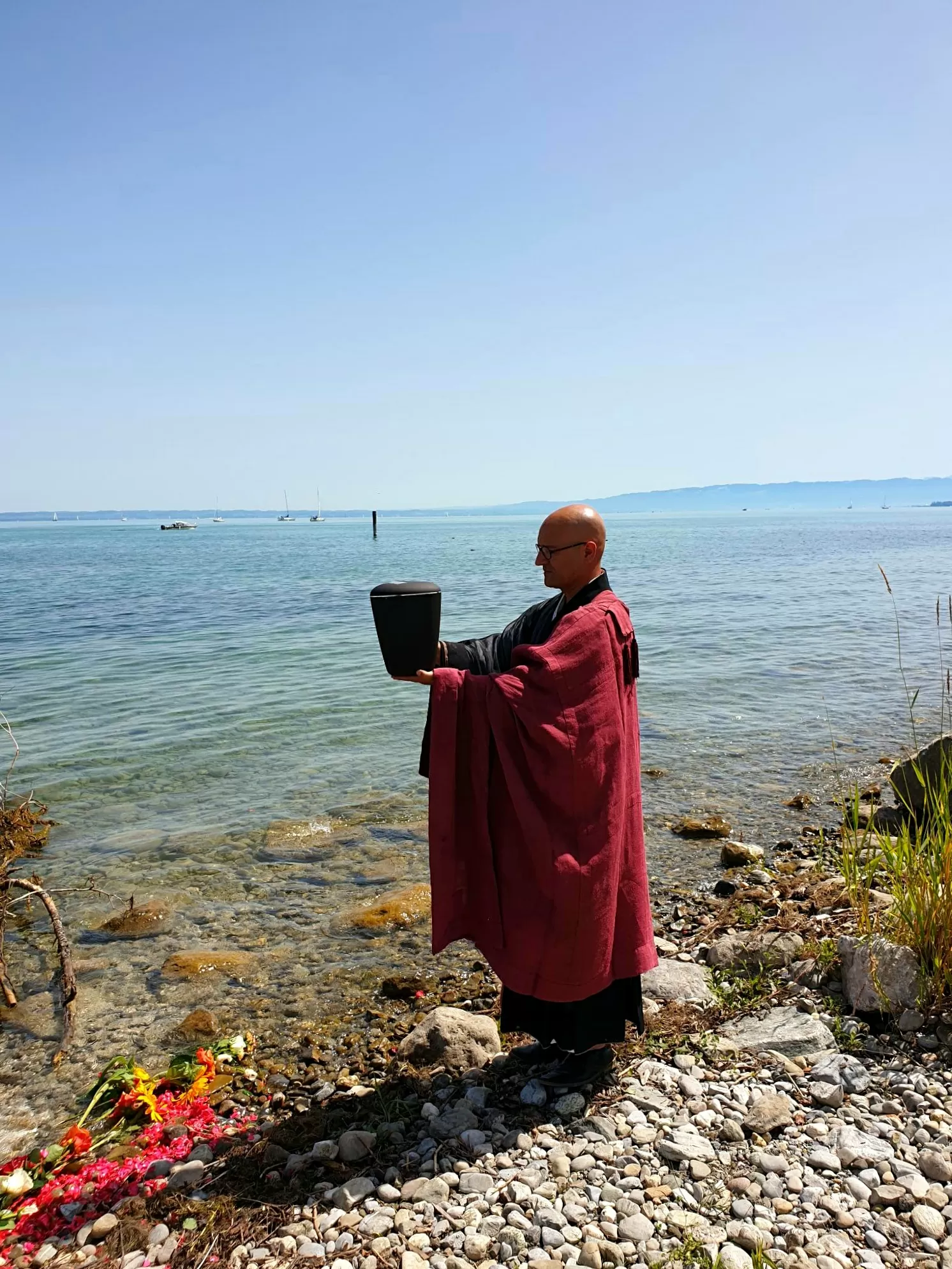 Bodensee Region - Asche verstreuen - Beerdigung mit Trauerredner - Zen Vater Meister Reding