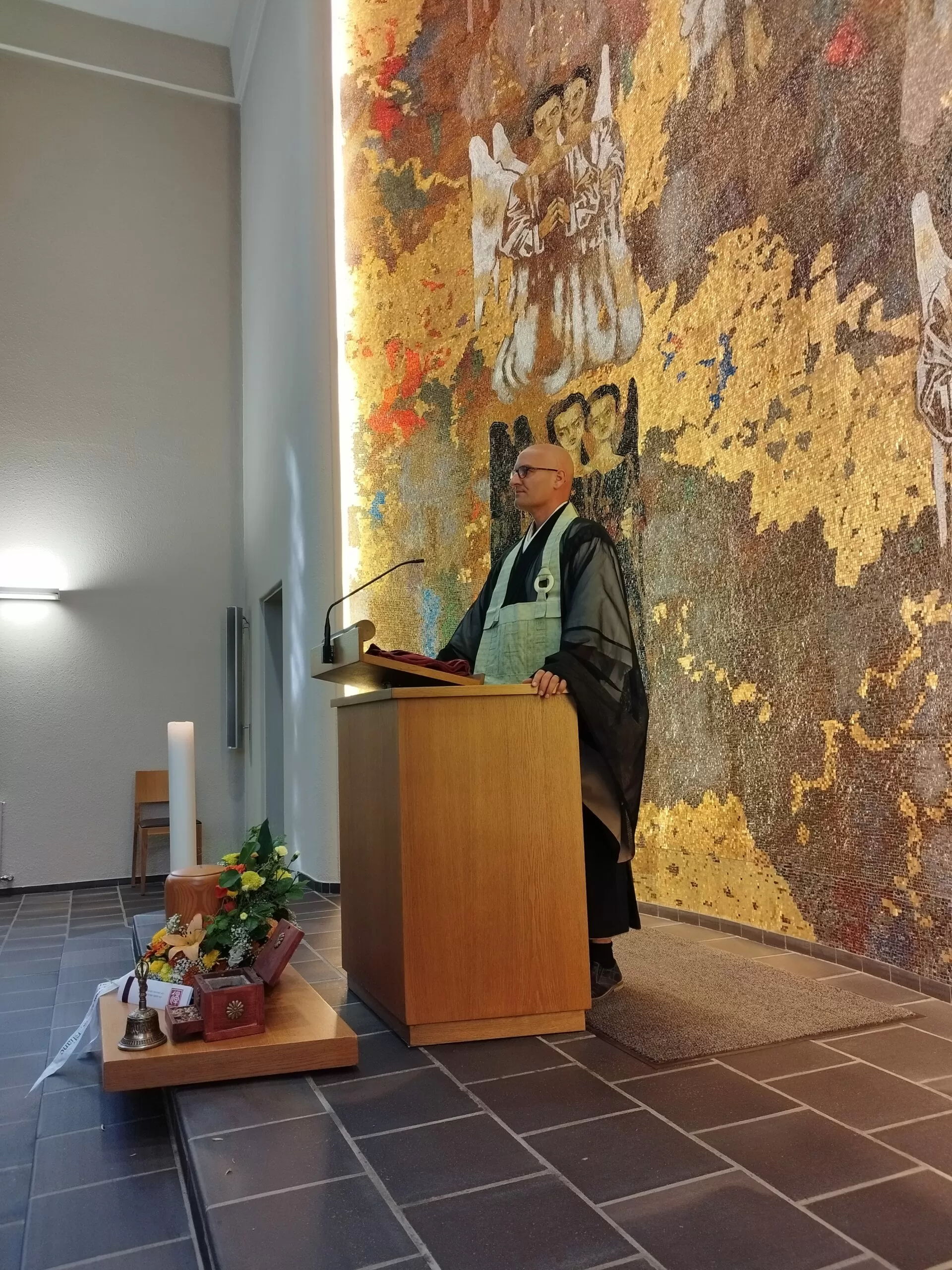 Grabredner mit Trauerredner - Zen Vater Meister Reding