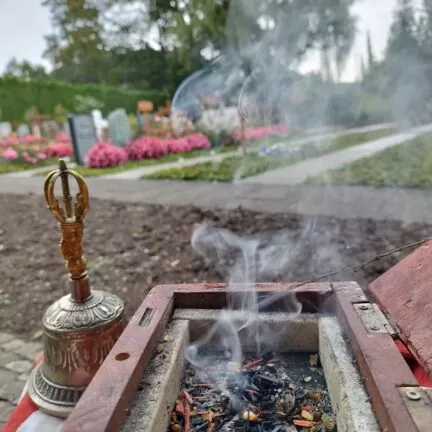 Abschiedsredner in der Stadt Zürich - Trauerfeier und Beerdigung mit Zen Vater Meister Reding