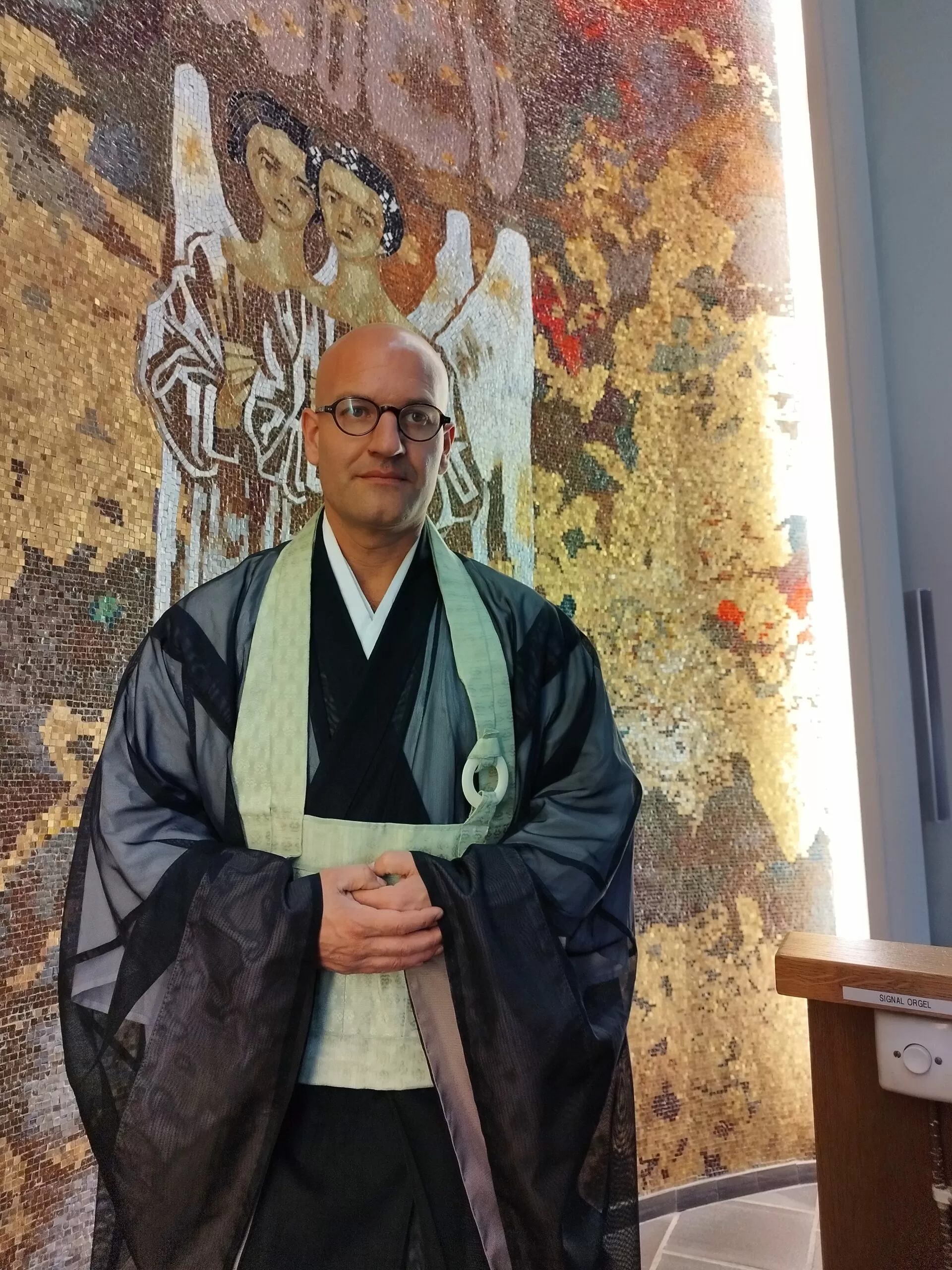 Trauerfeier in der Abdankungshalle mit Abschiedsredner Zen Meister Vater Reding