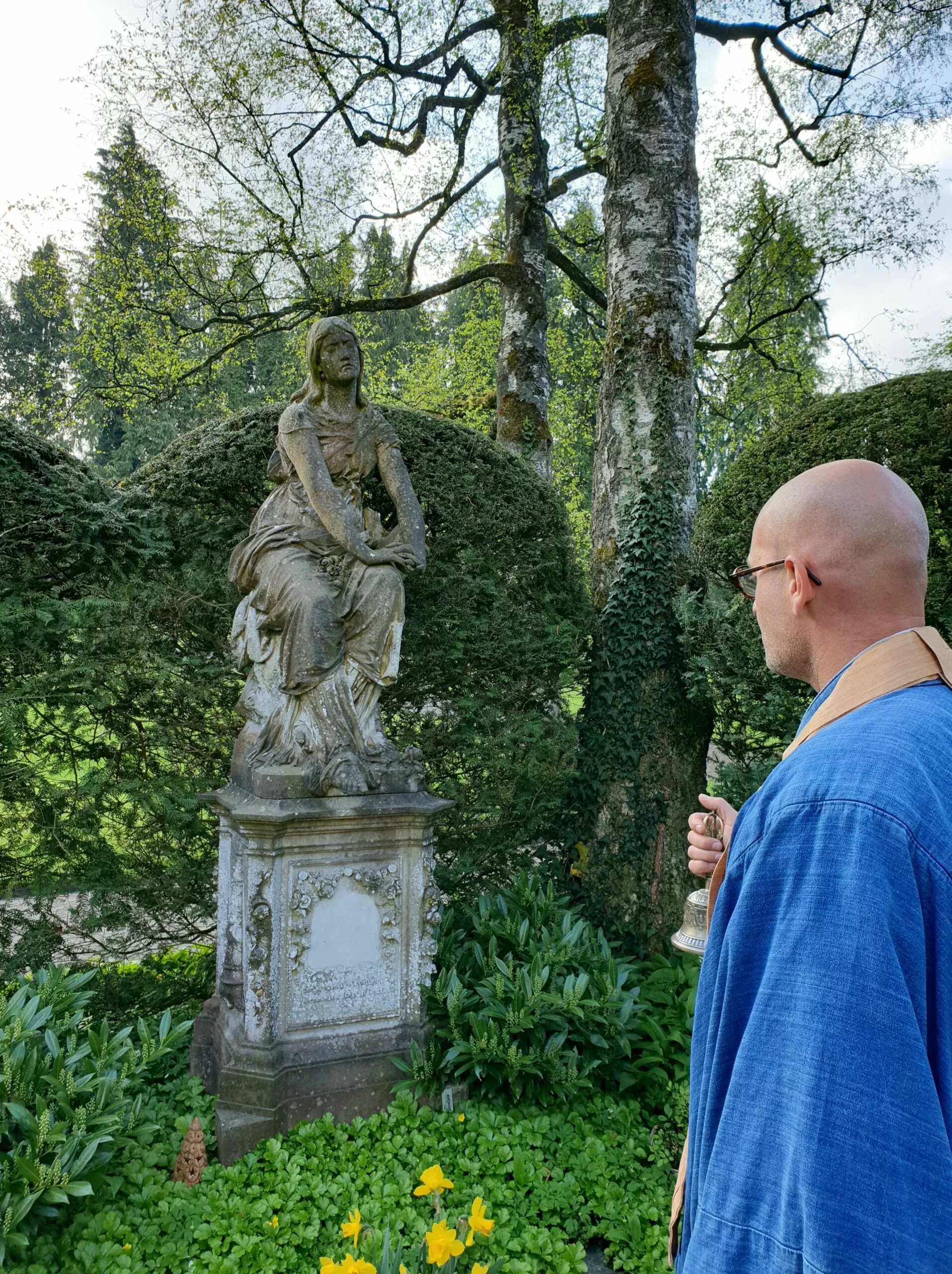 Gedenkzeremonie - 15 Jahre mit Trauerredner - Zen Meister Reding