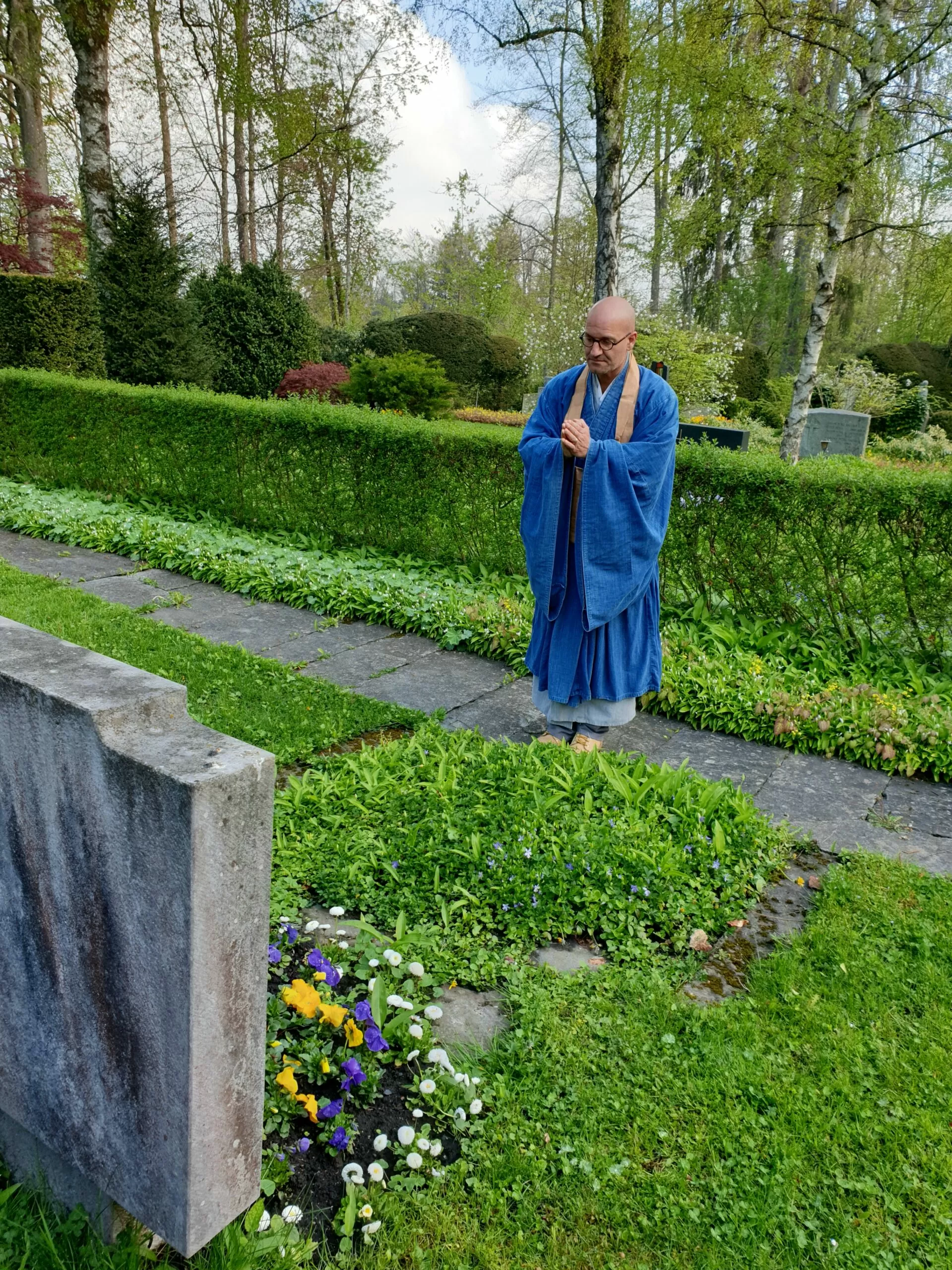 Gedenkzeremonie - 15 Jahre mit Trauerredner - Zen Meister Reding
