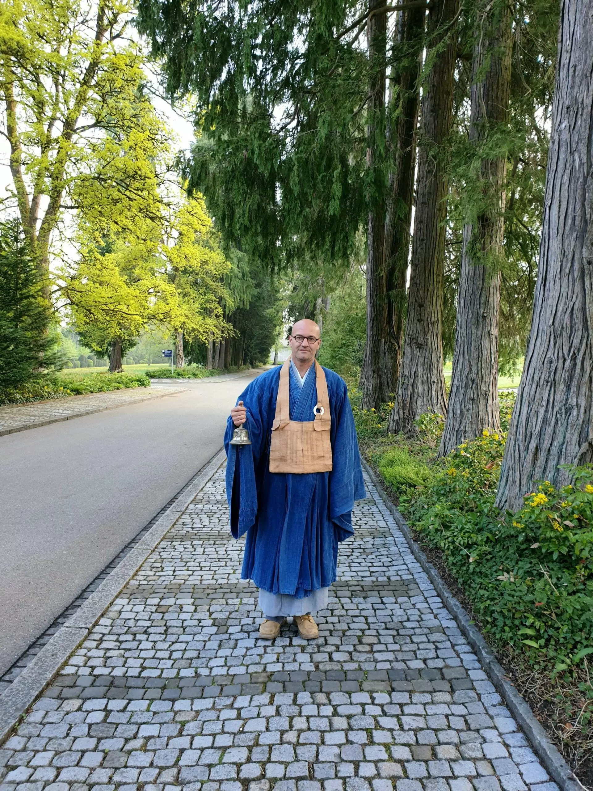 Beisetzung im engsten Familienkreis mit Trauerredner Zen Vater Meister Reding