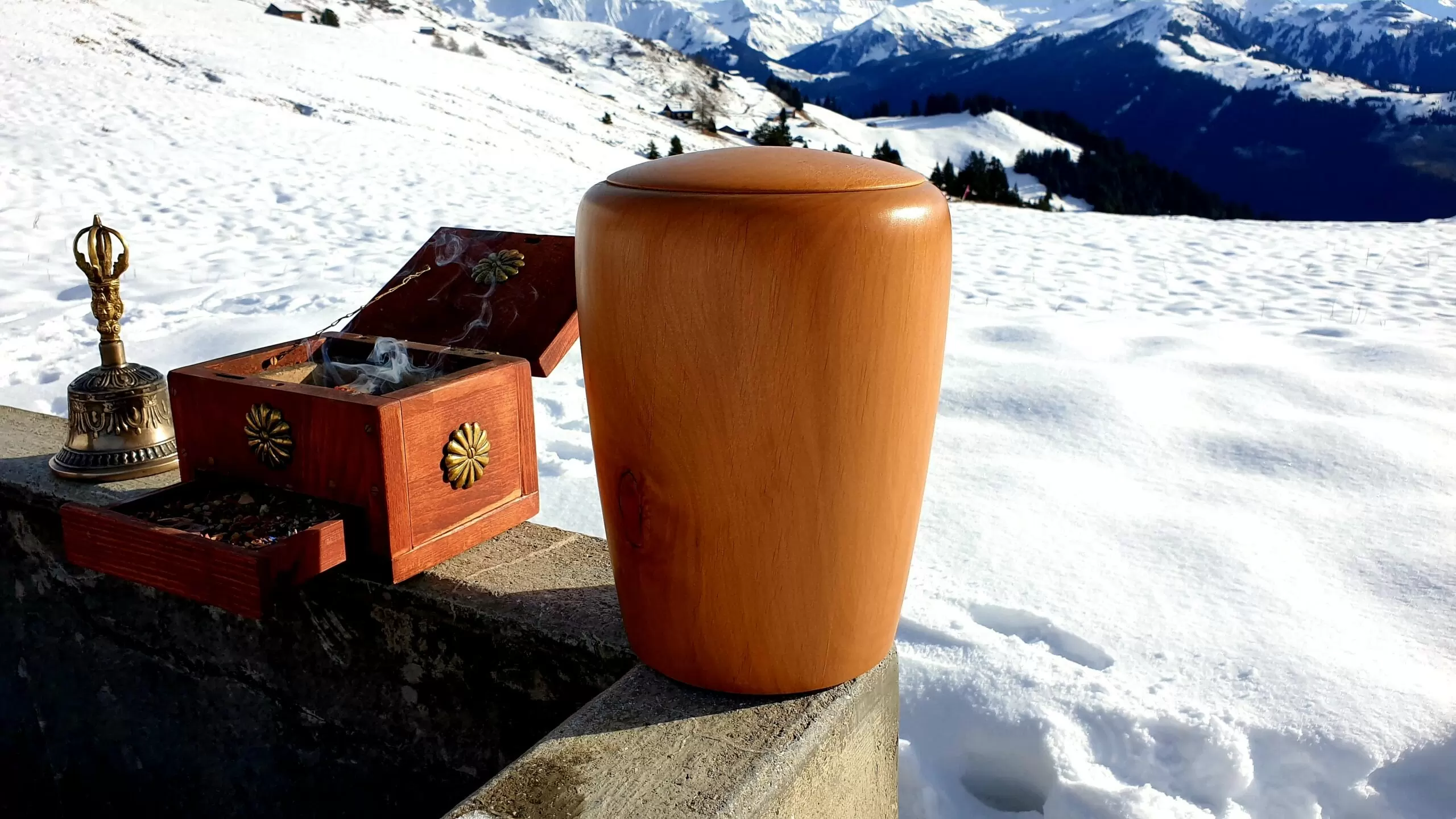 Asche verstreuen auf dem Berg - Abschiedsredner und Trauerredner - Zen Vater Meister Reding