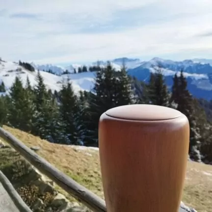 Asche verstreuen auf dem Berg - Abschiedsredner und Trauerredner - Zen Vater Meister Reding