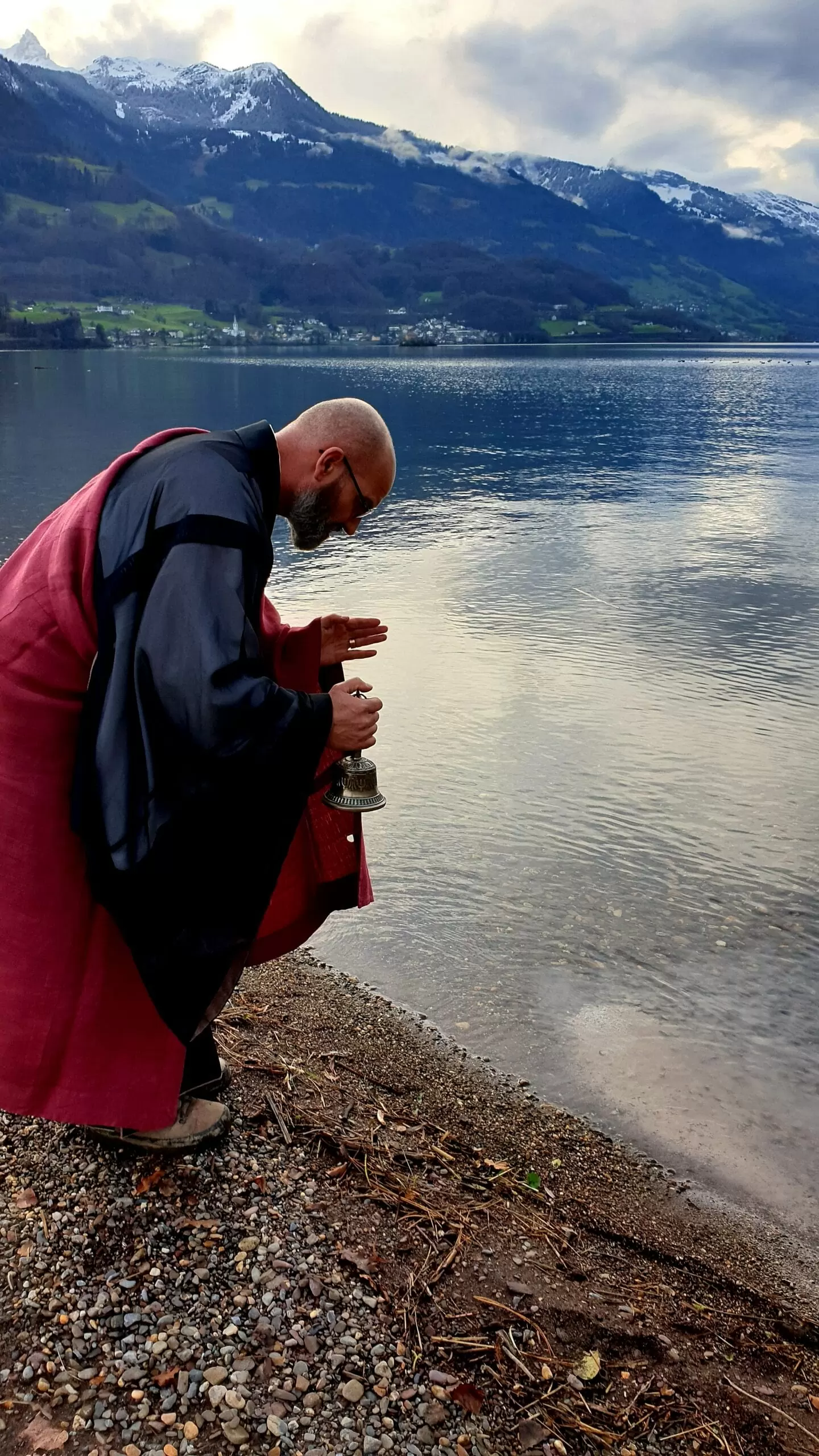 Asche verstreuen Walensee - Ostschweiz - Trauerredner Zen Vater Meister Reding
