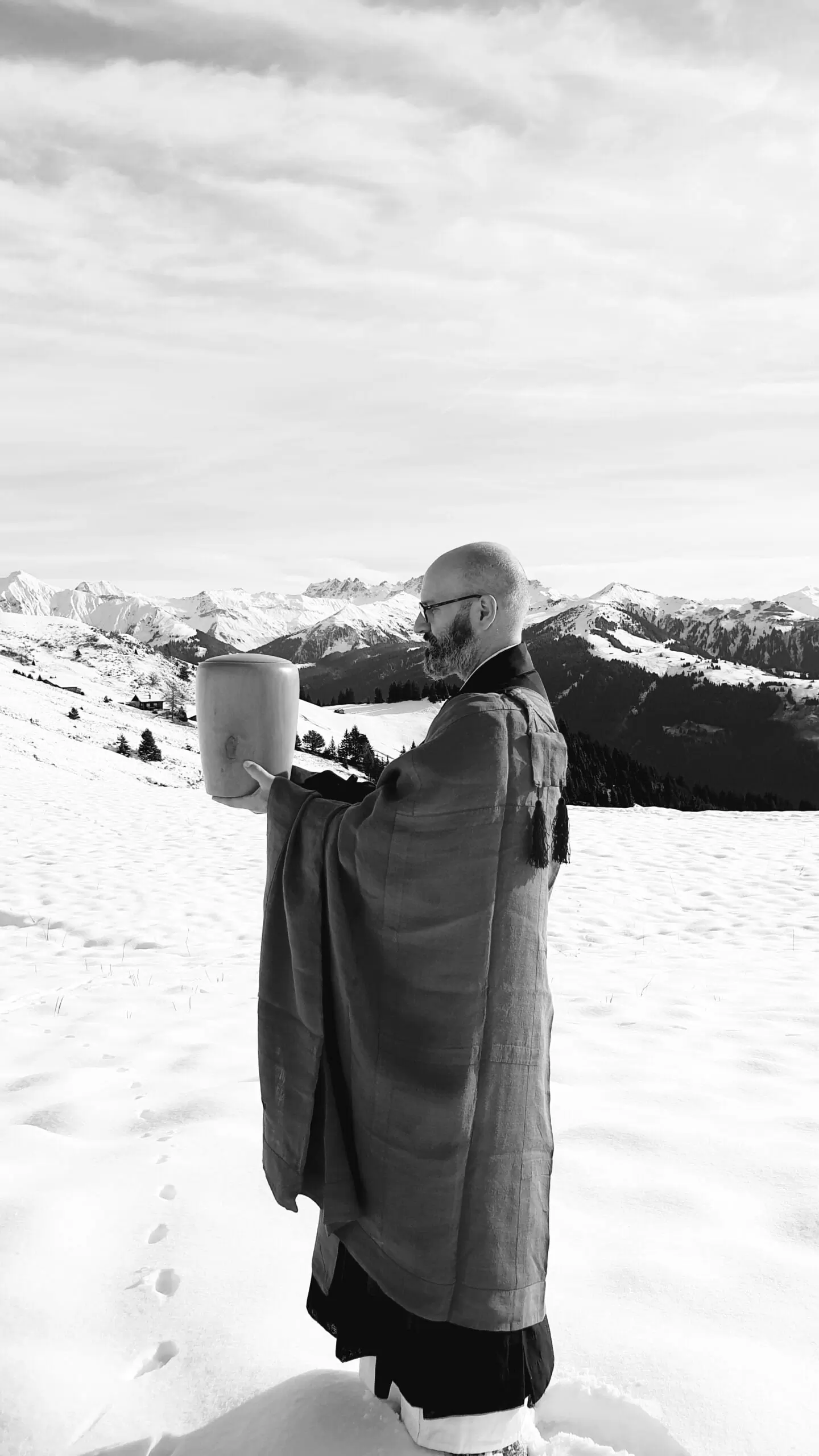 Alternative Beerdigung mit Trauerredner - Zen Vater Meister Reding