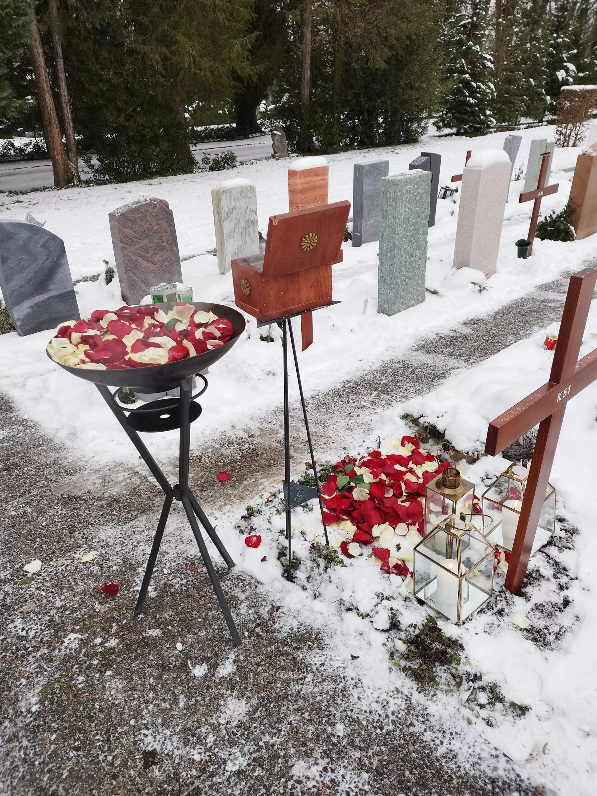 St Gallen Trauerfeier mit Abschiedsredner Vater Reding aus dem Honora Zen Kloster