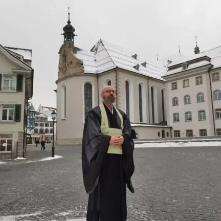 St Gallen Trauerfeier mit Abschiedsredner Vater Reding aus dem Honora Zen Kloster
