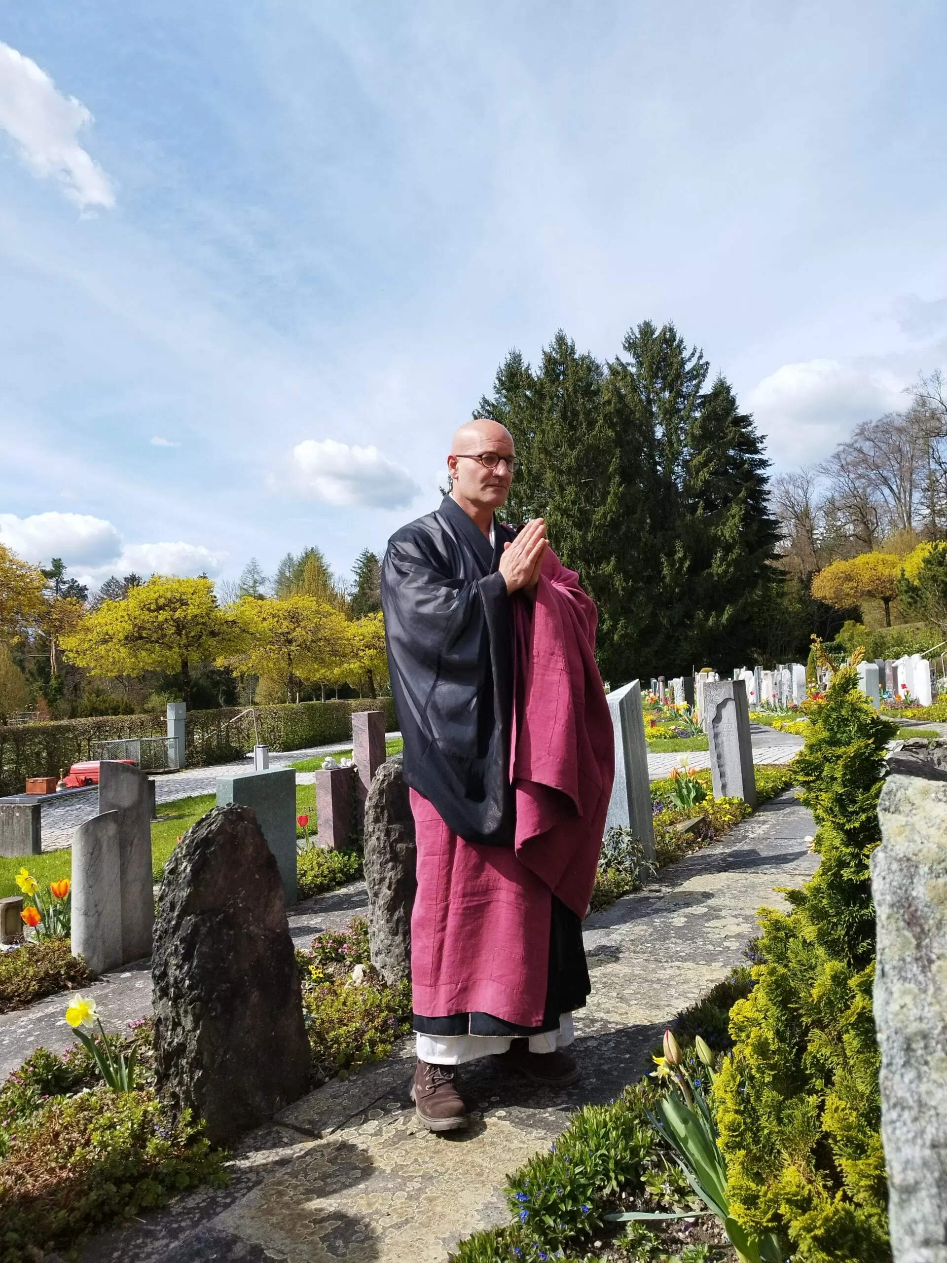 Abdankung mit Trauerredner Zen Meister Vater Reding